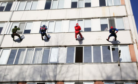 FOTO // Un spital de copii din capitală „luat cu asalt” de supereroi. Misiunea specială pentru Polițiștii „Fulger”